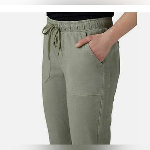 Weatherproof Vintage stretch olive women’s joggers. Size small. new without tags